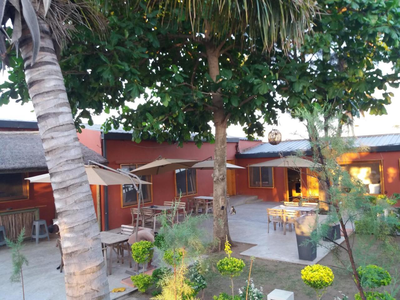 Liv Inn Guest House 马普托 外观 照片